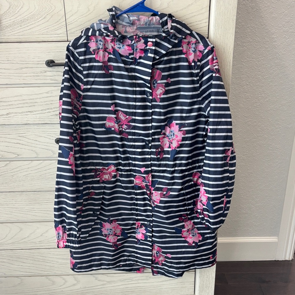 Joules Navy and Pink Floral Rain Jacket. So cute and flattering on.